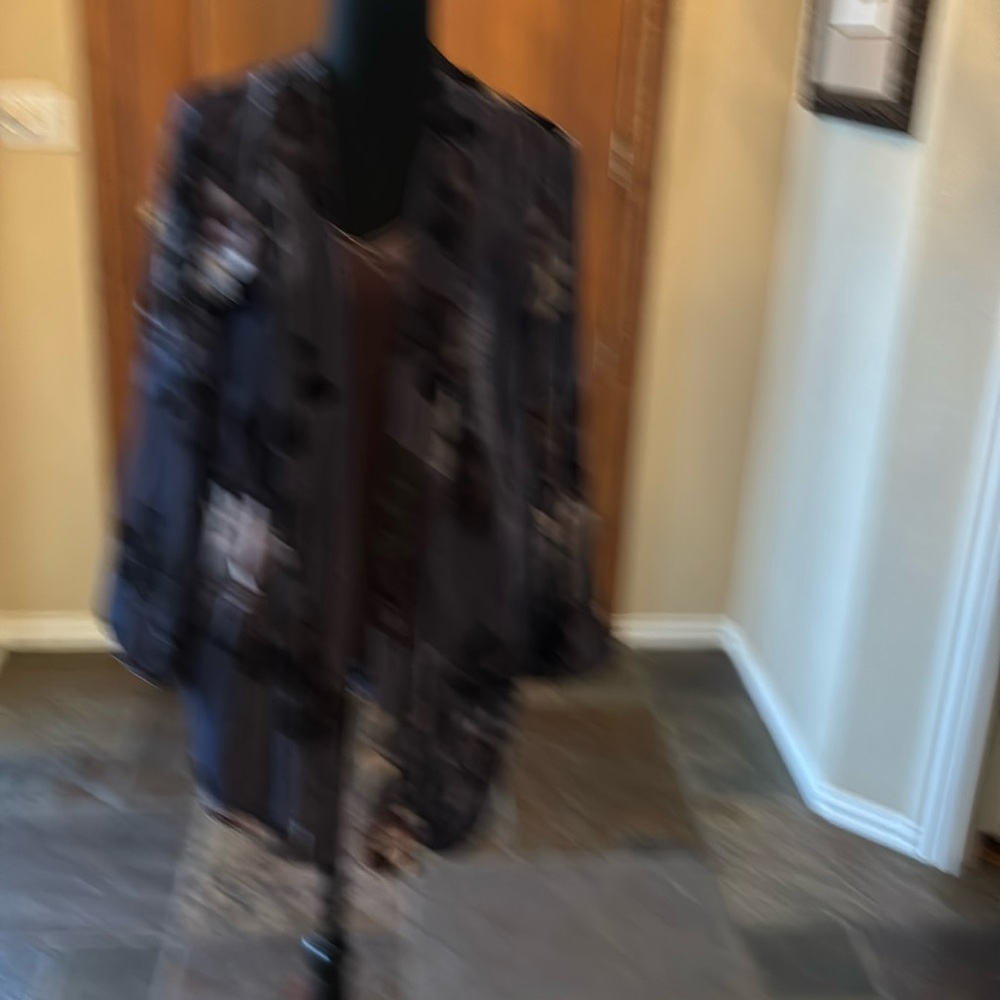 Beautiful JWLA jacket in a floral velvet that hangs open in front. NWOT